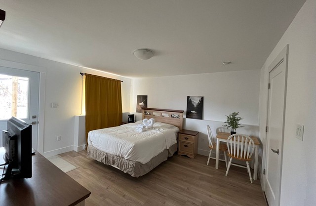Private stay at Halifax (Private entrance)
