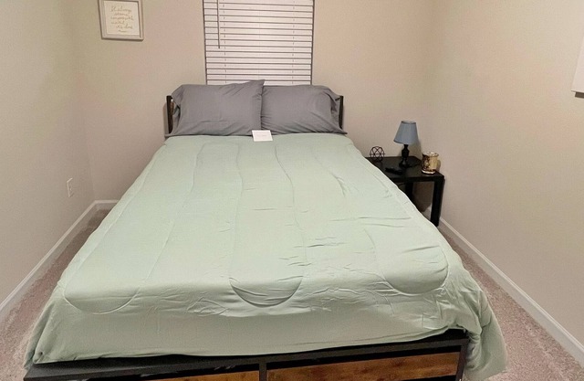 Private Stonecrest Full Bedroom