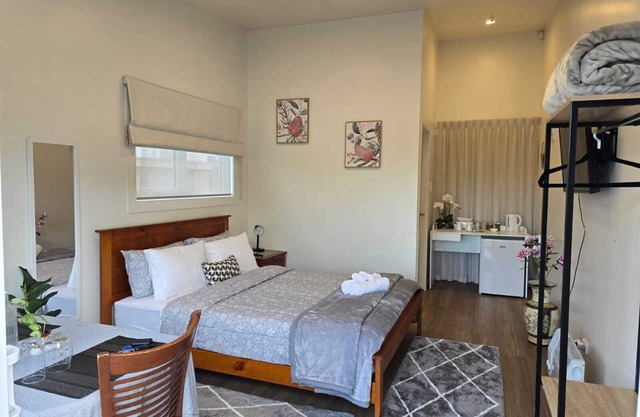 Estudio privado con cama al aire libre en una ubicación conveniente en Auckland