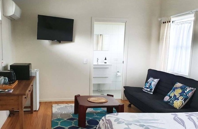 Nuevo estudio privado: dos minutos a pie de la ciudad.