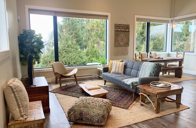 Private suite in the heart of Fort Langley