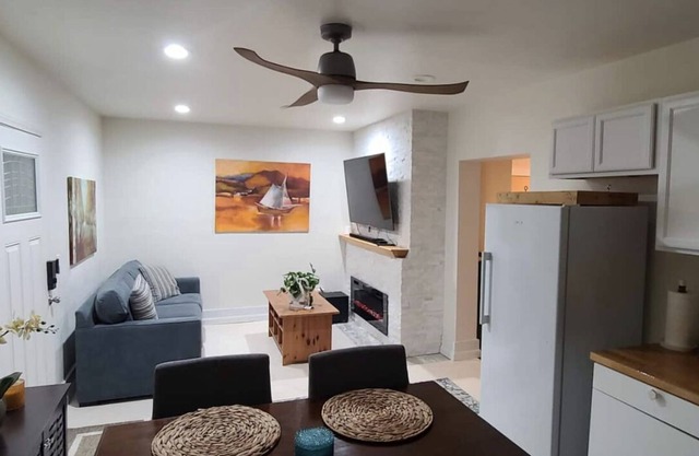 Private suite in Cabrillo marina