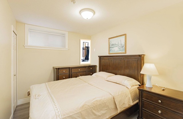 Private Sunny Cozy 1BR Suite