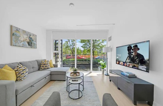 Private Townhouse With 5 Beds By Rogers Centre