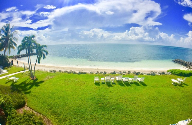 NUEVO-Playa privada a pasos del condominio-No hay escaleras-Hi-Speed wifi-¡Está cargado!
