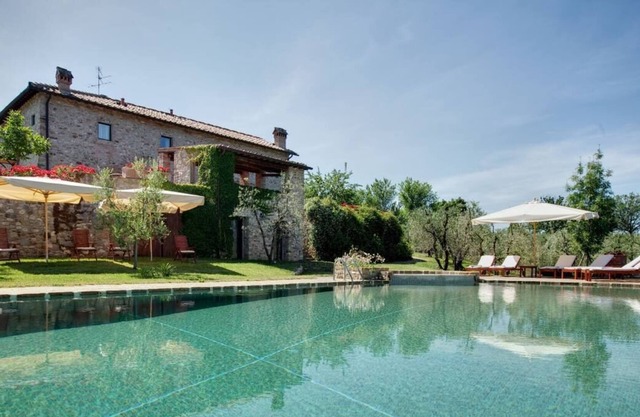 Private Tuscan villa with pool near Florence