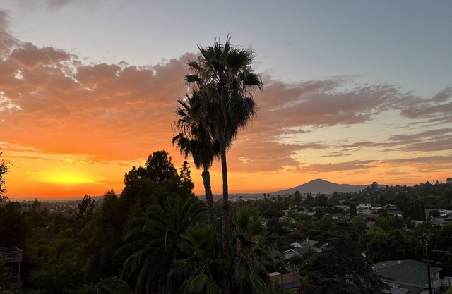 Private two bedroom one bath with full kitchen and amazing views!