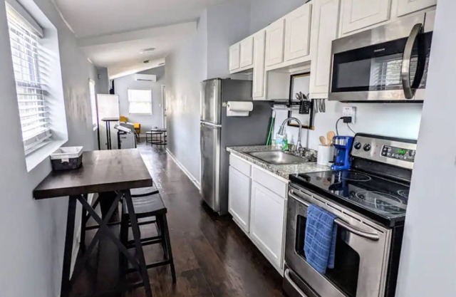 Private Unit In Charleston's Black House