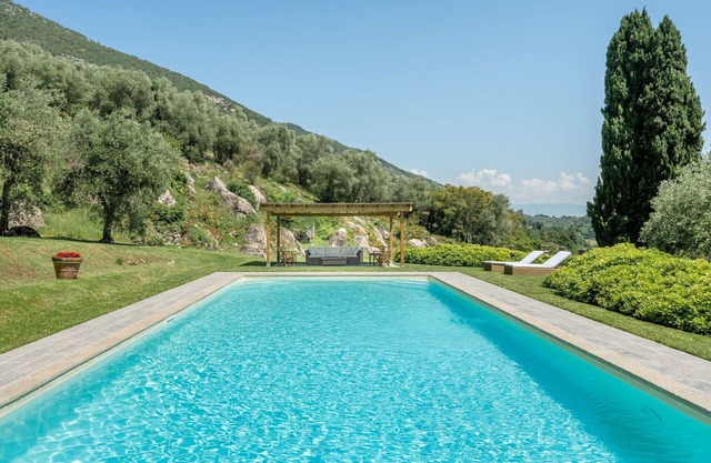 Preciosa casa de vacaciones privada con piscina privada, A/C, WIFI, TV, patio, cerca de Lucca