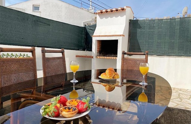 Private Villa 4 BR&patio - 3 mins from Beach&Surf