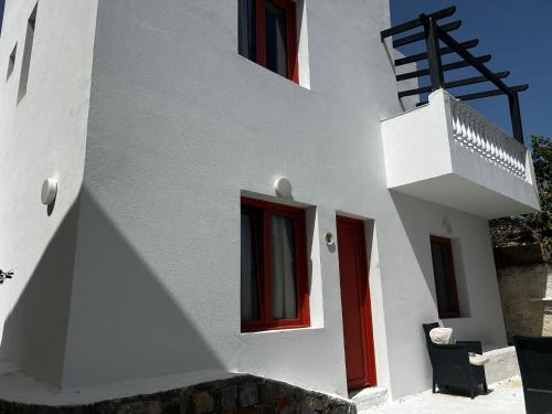 Private villa full view for up to 10 vacationers
