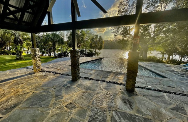 Villa privada + barco + piscina infinita + kayak con delfines!