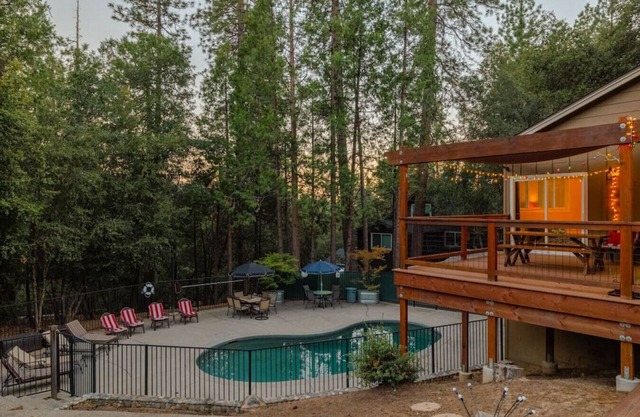 Private Villa W/ Pool/spa, GameBarn, 4300 sq ft- Perfect for families and large groups