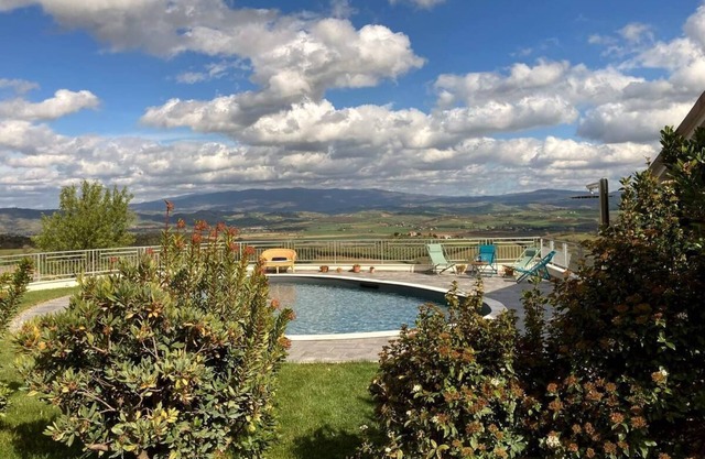 Private villa with stunning views and pool
