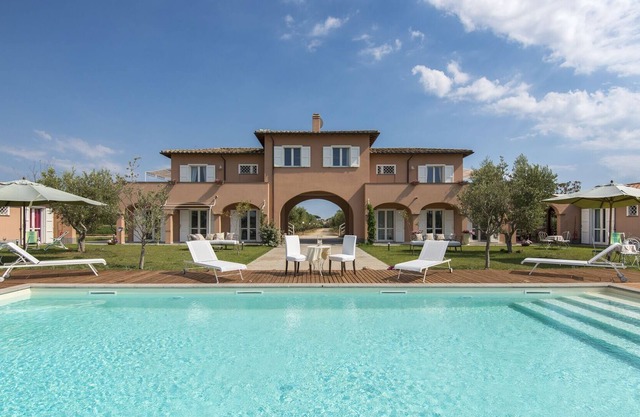 Casa de vacaciones privada con piscina privada, WIFI, A/C, TV, patio, cerca de Civitavecchia