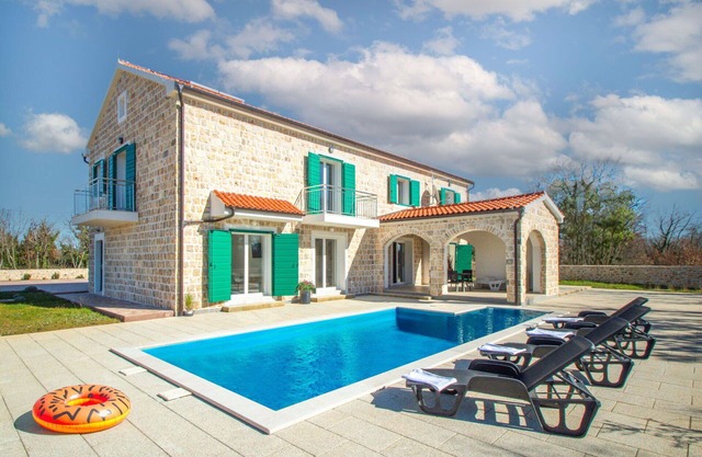 Casa de vacaciones privada con piscina privada, A/C, WIFI, TV, terraza, vista panorámica