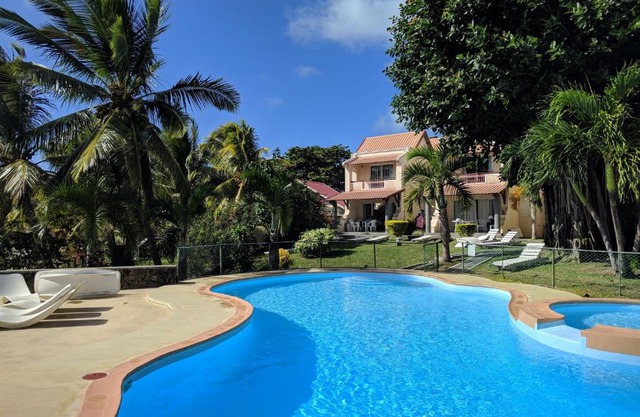 Private villa with family & friends! - by feelluxuryholidays
