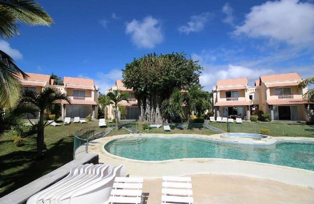 Private villa with family & friends! - by feelluxuryholidays