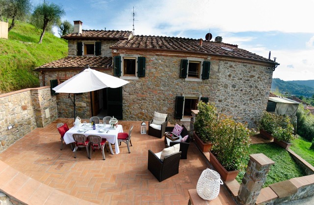 Casa de vacaciones privada con A/C, piscina privada, internet, TV, terraza, cerca de Lucca