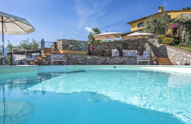 Villa privada con 3 dormitorios y 3 baños. Piscina, A / C y WiFi!