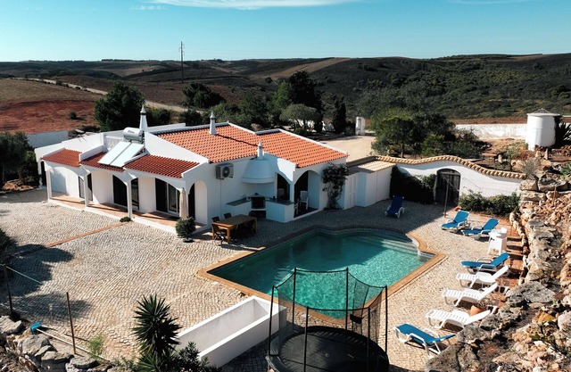 Gran villa con piscina privada cerca de playas