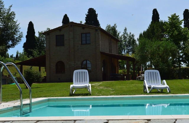 Maravillosa casa de vacaciones privada con WIFI, piscina privada, A/C, TV, veranda, cerca de Siena