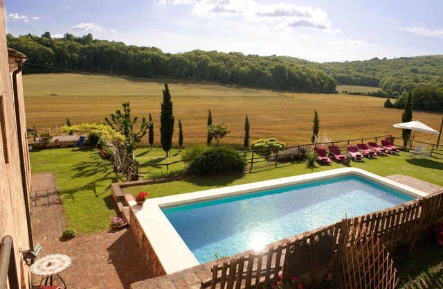Casa de vacaciones privada con jacuzzi, WIFI, piscina privada, A/C, TV, patio, cerca de Siena