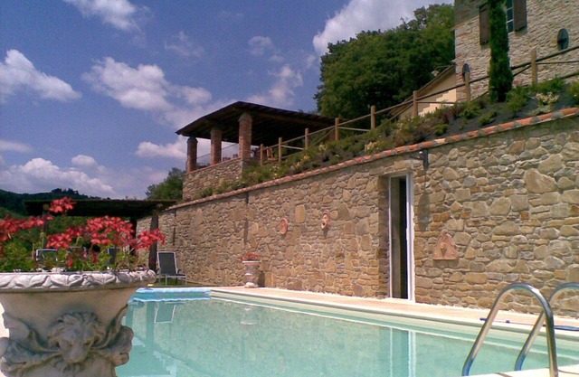 Casa de vacaciones privada con A/C, jacuzzi, WIFI, piscina privada, TV, patio, cerca de Arezzo