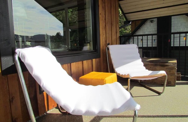 Playa y muelle privados frente al mar: Loft Coach House