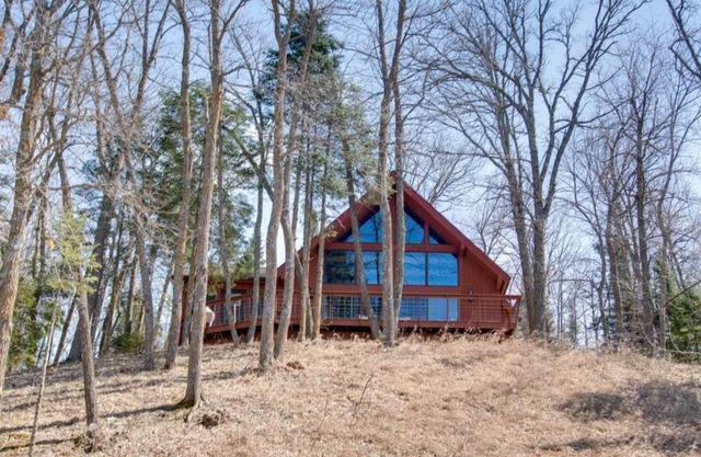 Private Waterfront Cabin on Lake Plantagenet
