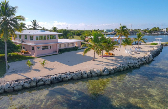 Lrg Waterfront Pool Home, Gazebo, muelle, kayak, puestas del sol, aguas abiertas espectacular