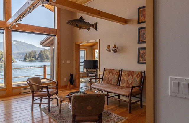 Private wooded island, Waterfront, Hot Tub