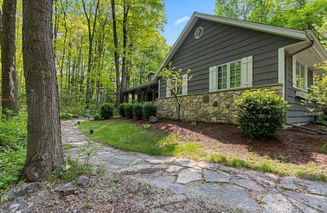 Private wooded lot- Your Perfect Getaway just north of Sister Bay