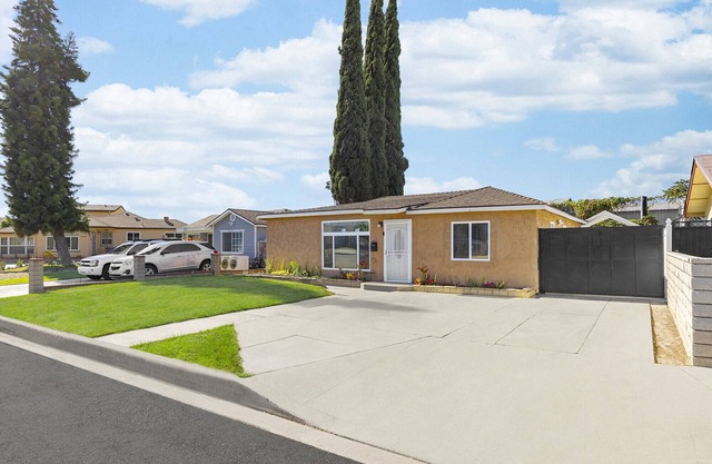 PrivateHOUSE,3Bd1king2Queen w/kitchen,patio,BBQ,Ac,free parking,Laundry &WiFi