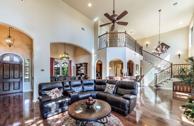 Priviate Hillside Retreat - Lake Privileges - Shaded Views - Built-In Grill - Sleeps 8