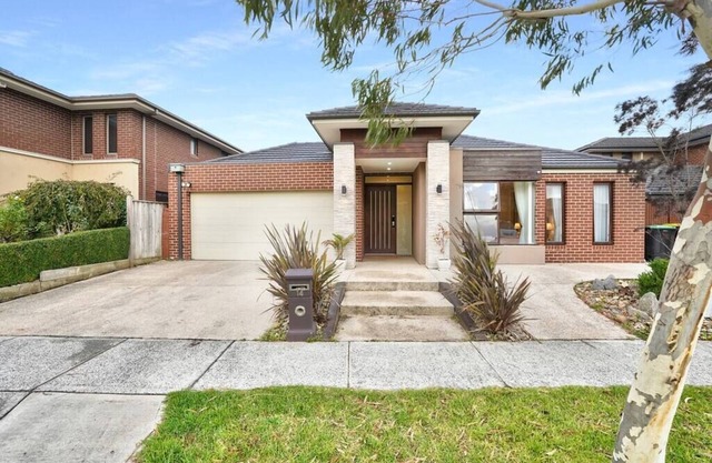 Prized Keysborough 5 bedroom Family Home*