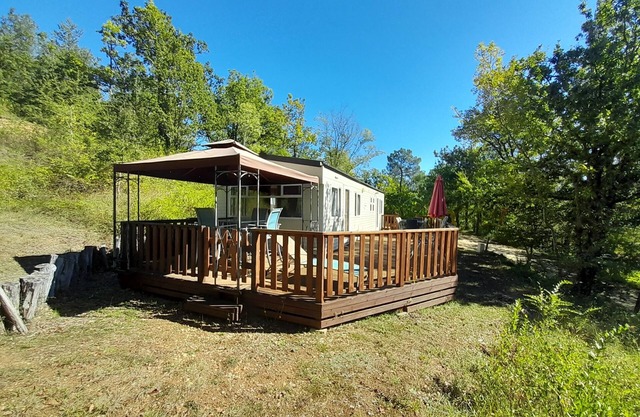 PRL ideally located in the Dordogne valley between Sarlat and Rocamadour.