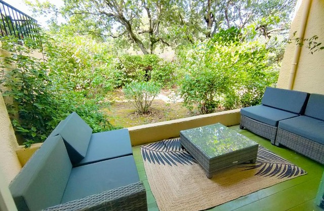 Proche de la mer, jardin, commerces, parking