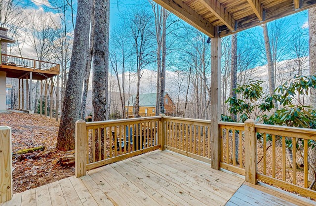 Professionally designed private home with lovely views, deck & fireplace