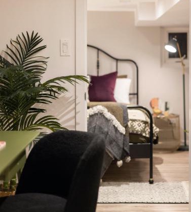 Professionally Designed 1-Bedroom in Prime Toronto
