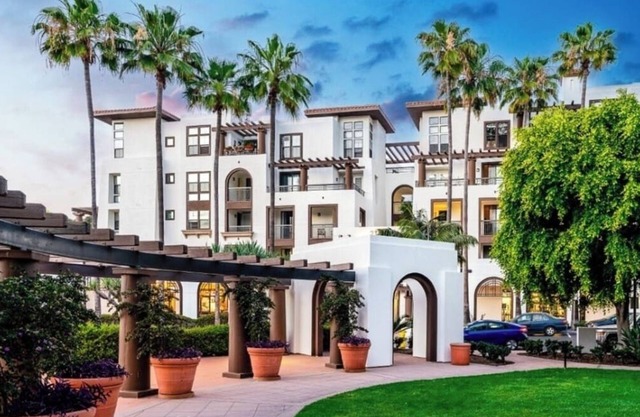 Promenade Rio Vista: 1BR Modern Escape – Mission Valley, San Diego