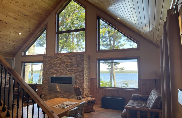 PROMO 21% WEEKLY AND MONTHLY DISCOUNT. Lake Front Home with Resort Amenities