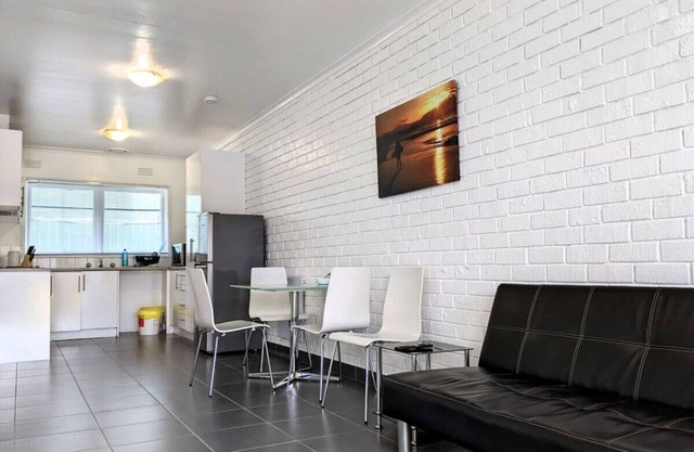 *PROMO!* Next to Train Station!
