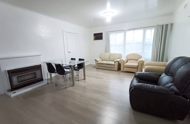*PROMO!* Private 3-Bedroom House Near Shopping Mall, Airport! Free Wifi!