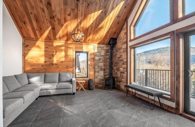 Promontoire-29 | Mountain chalet with a hot tub|