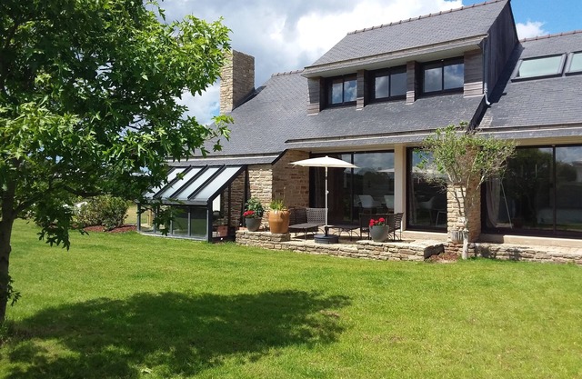 PROPERTY 100 M FROM THE BEACH