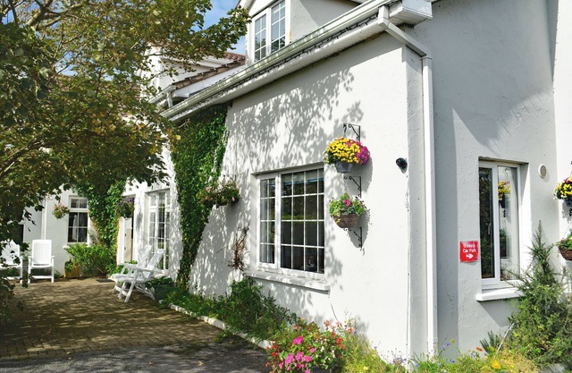 Property 374 - Ballyconneely - sleeps 14 guests in 5 bedrooms