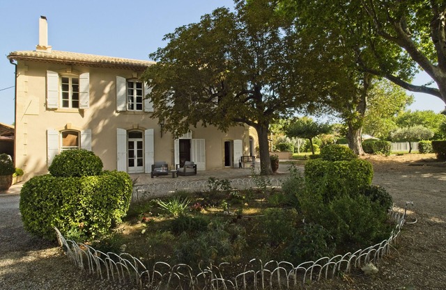 Property in Terre de Provence with main villa from XIXe Siècle