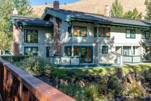 Prospector Condo 158