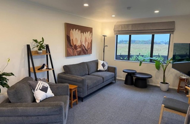 Protea Cottage. Relax-Explore-Work. 3km to Town.